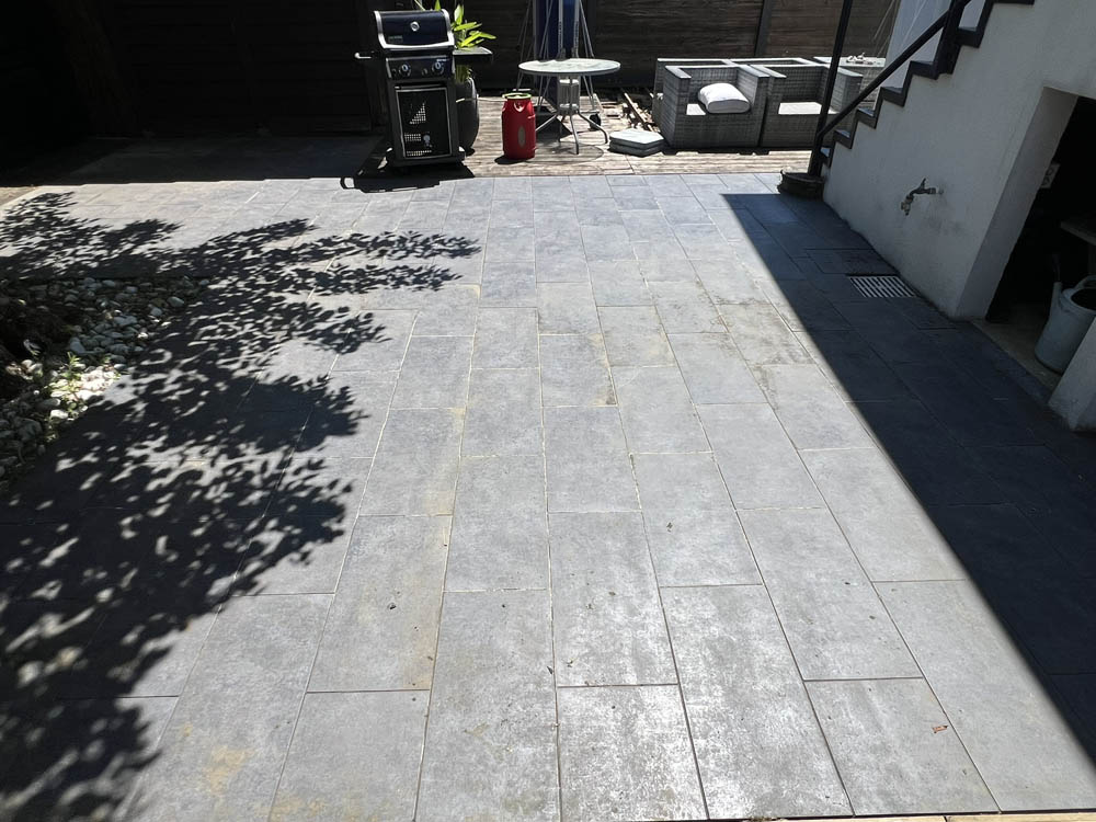 nettoyage sol extérieur en carrelage- NBE Nettoyage