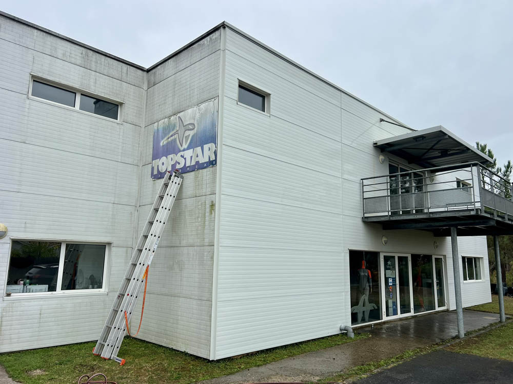 Nettoyage bardage métallique à marcheprime (33) - local professionnel
