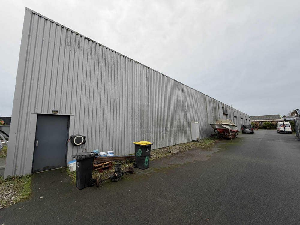Nettoyage bardage métallique à Lège Cap Ferret (33) - local professionnel