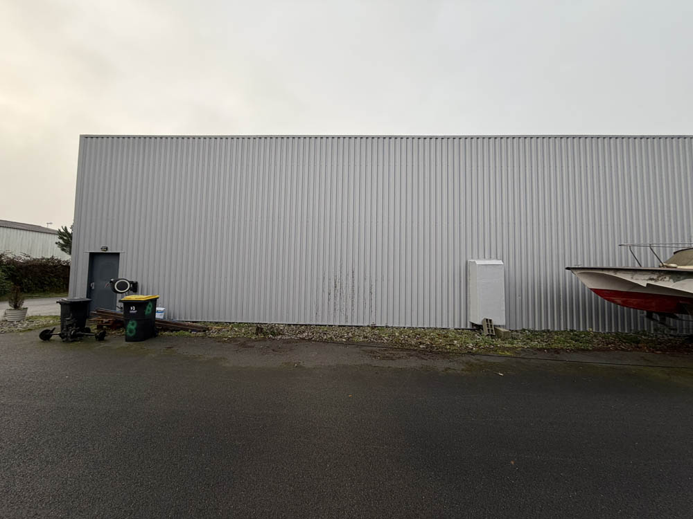 Nettoyage bardage métallique à Lège Cap Ferret (33) - local professionnel