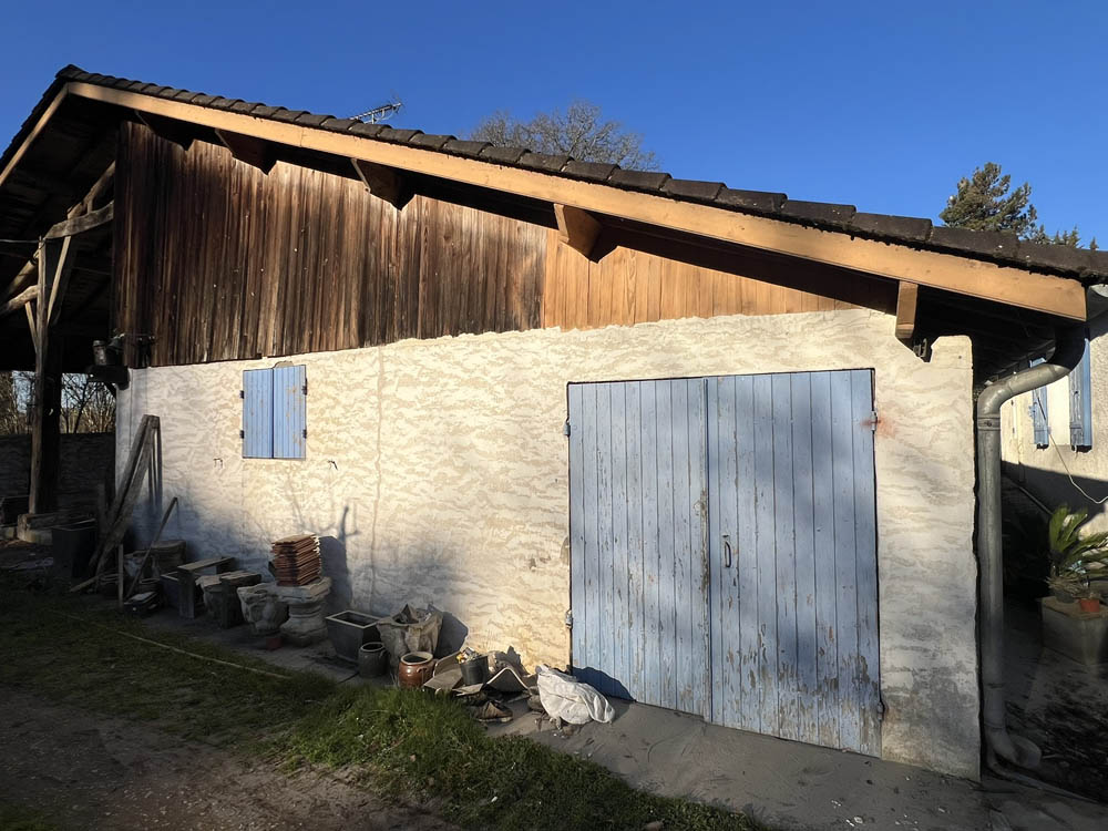 décapage de volets en bois par aérogommage sur Anzex (47)