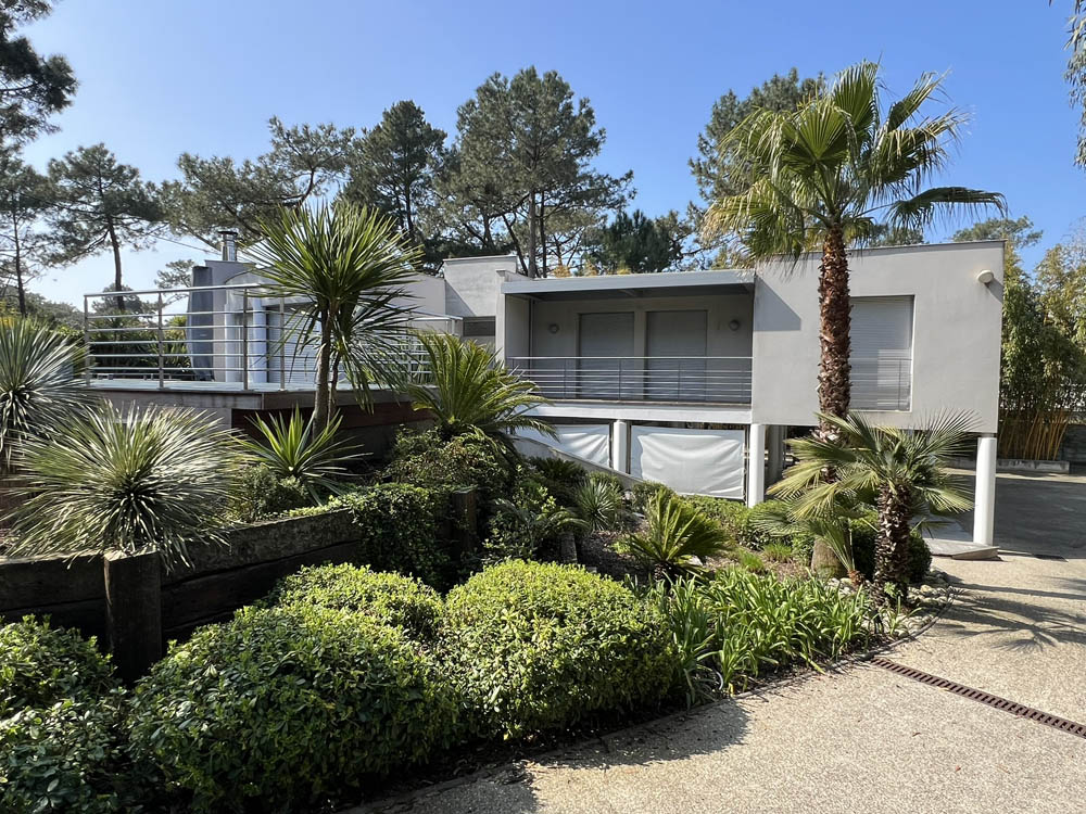 Nettoyage de façade et béton désactivé au Cap Ferret