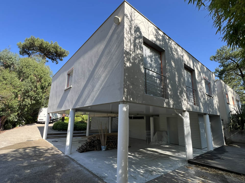 Nettoyage de façade et béton désactivé au Cap Ferret