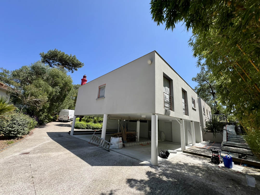 Nettoyage de façade et béton désactivé au Cap Ferret