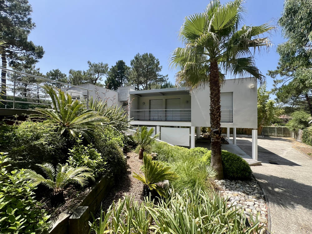 Nettoyage de façade et béton désactivé au Cap Ferret