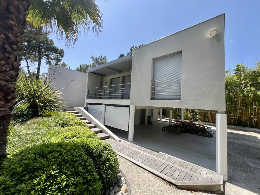 Nettoyage de façade et béton désactivé au Cap Ferret
