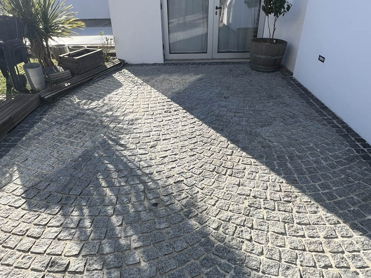 nettoyage allée de pavés en granit - Talence